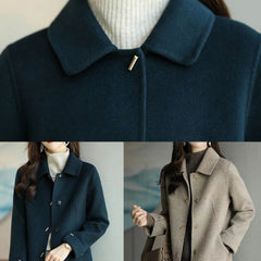 Stylish & elegant women's Peter Pan collar coat with pockets, perfect outerwear for a chic autumn/winter look.