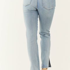 Stylish women's light blue straight-leg jeans, a classic and comfortable choice for casual outings.
